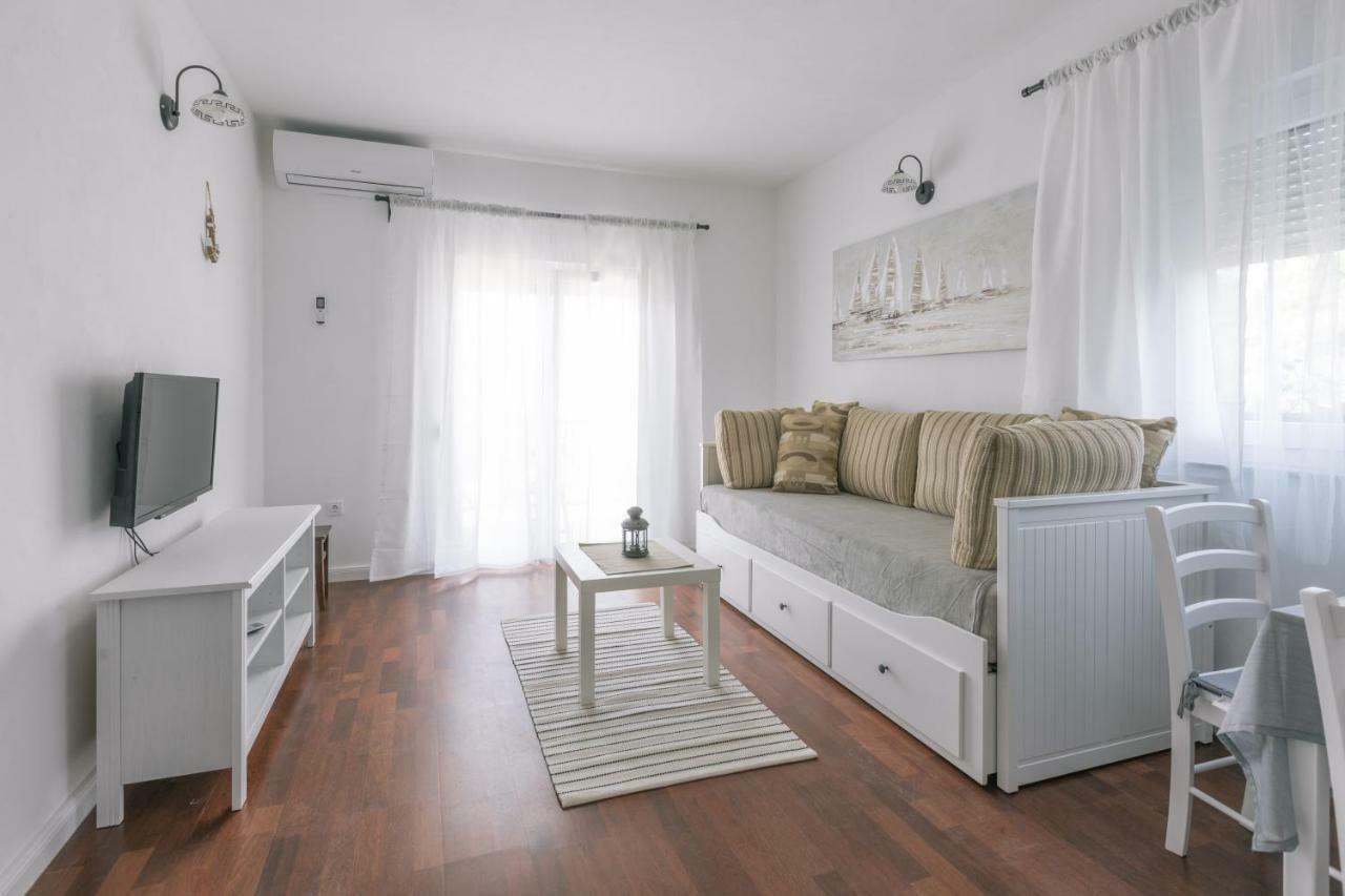 Apartamento Hedon-Stone Starigrad Paklenica Exterior foto
