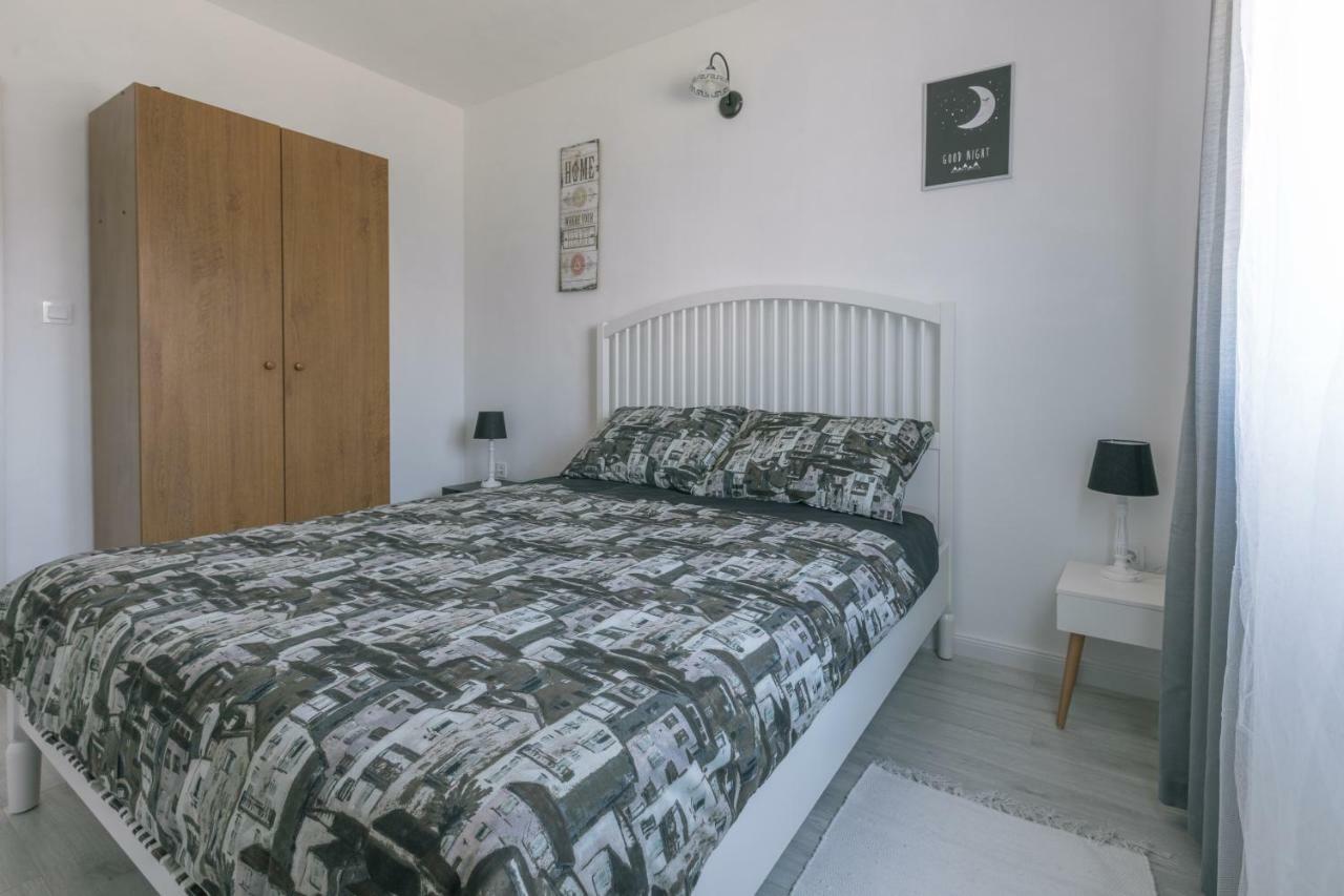 Apartamento Hedon-Stone Starigrad Paklenica Exterior foto