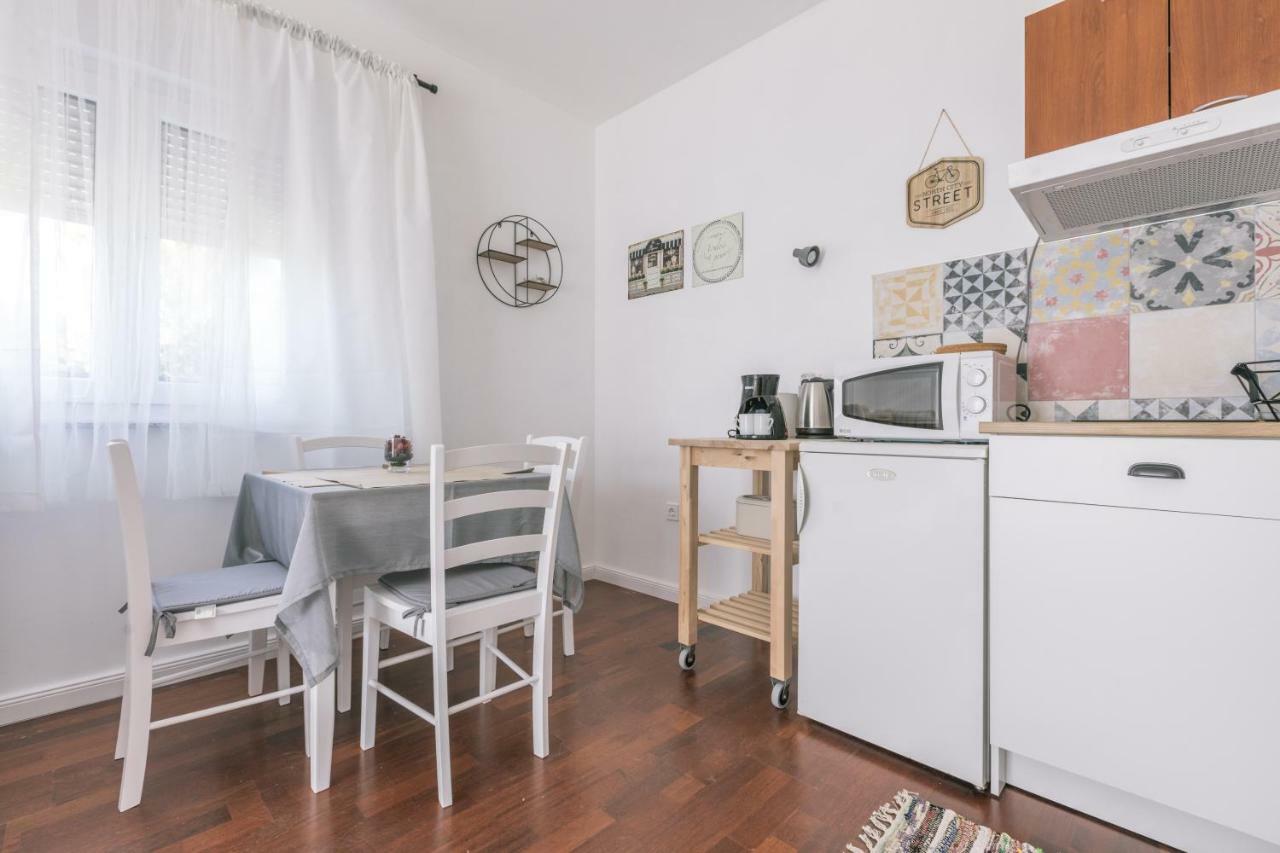 Apartamento Hedon-Stone Starigrad Paklenica Exterior foto