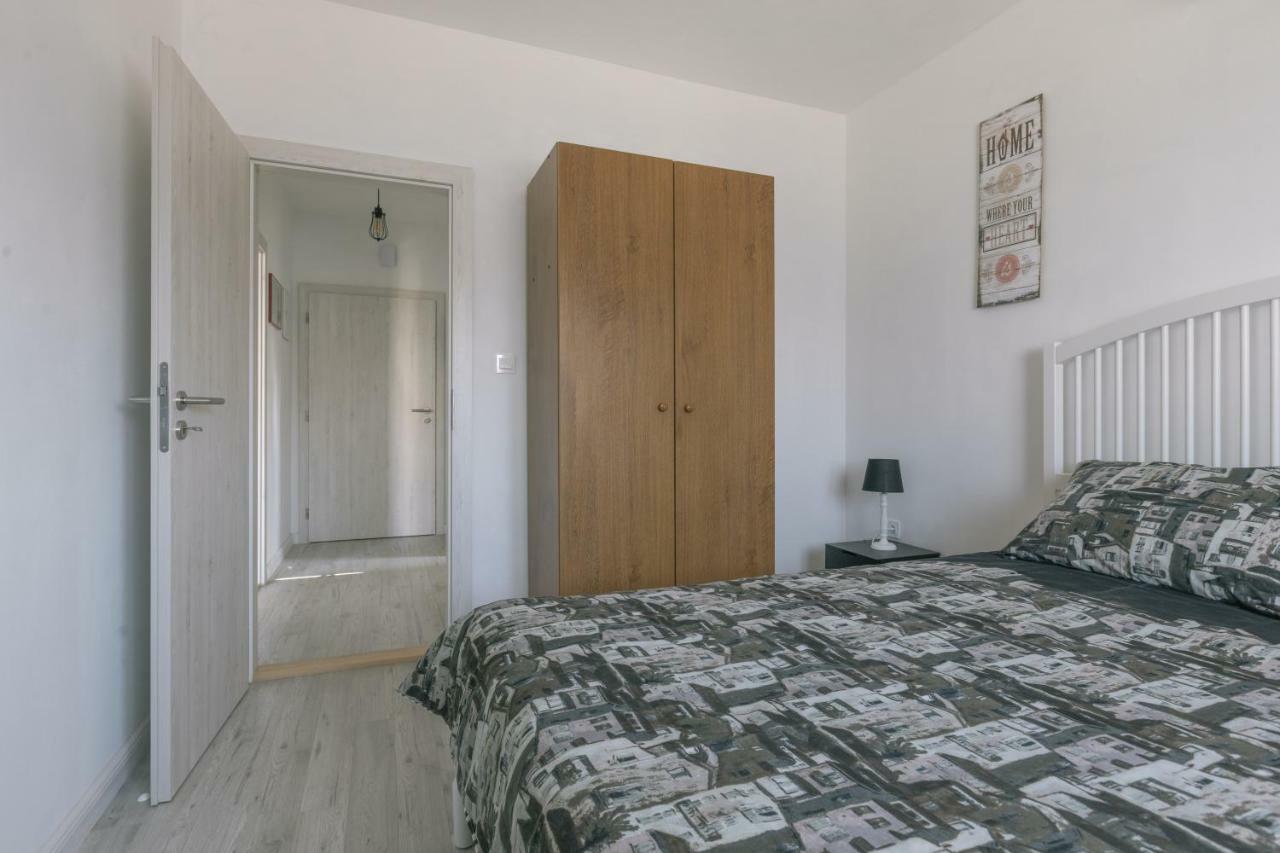 Apartamento Hedon-Stone Starigrad Paklenica Exterior foto