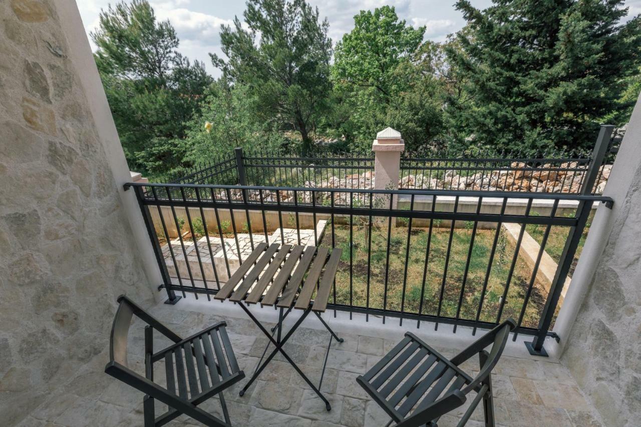 Apartamento Hedon-Stone Starigrad Paklenica Exterior foto
