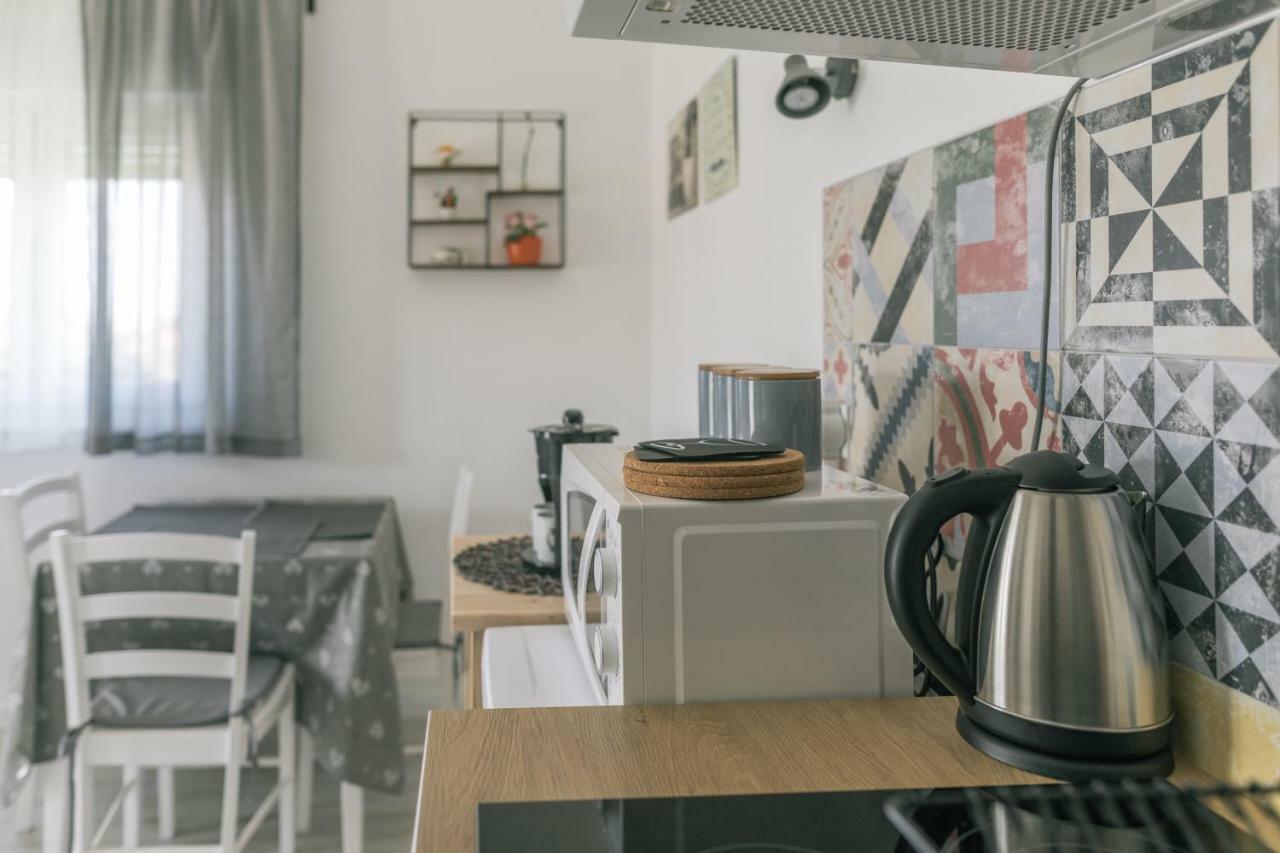 Apartamento Hedon-Stone Starigrad Paklenica Exterior foto