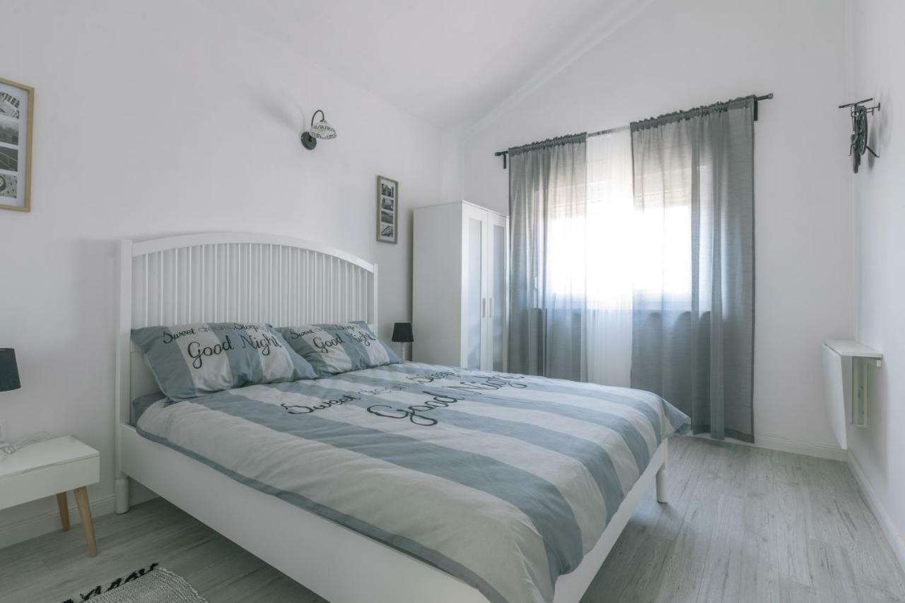 Apartamento Hedon-Stone Starigrad Paklenica Exterior foto