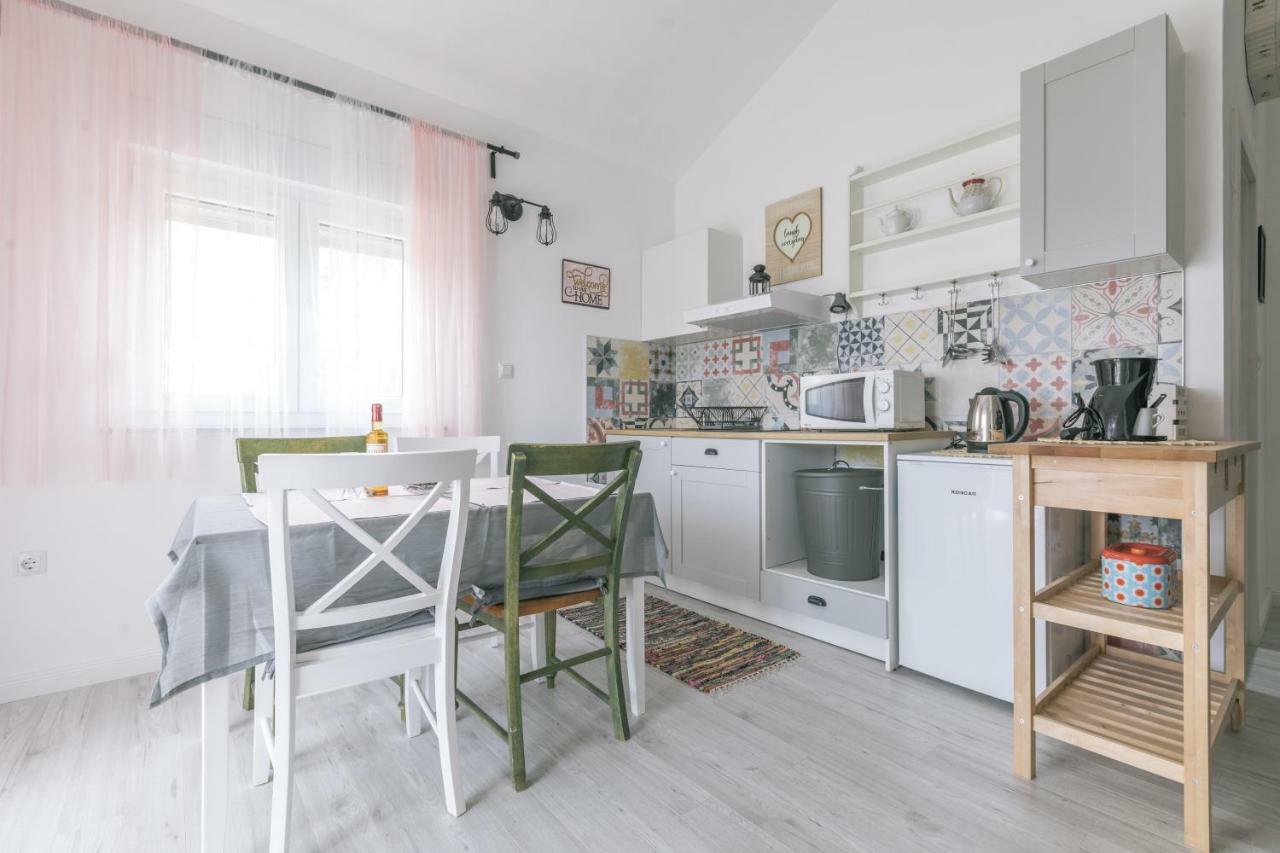 Apartamento Hedon-Stone Starigrad Paklenica Exterior foto